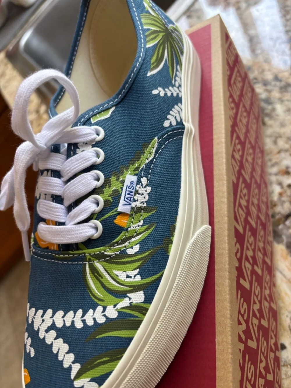 Vans - Picture 2 of 4